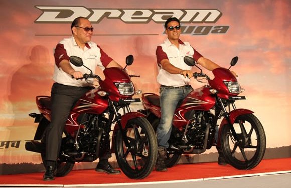 Bollywood Superstar Akshay Kumar Signs $10 Million Deal As Brand Ambassador of Honda Motorcycles and Scooters